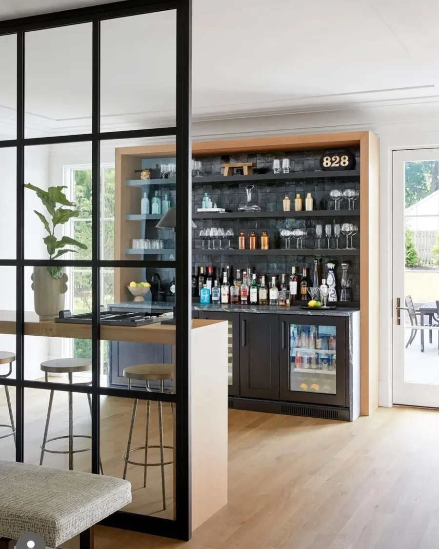 Custom bar and butler's pantry