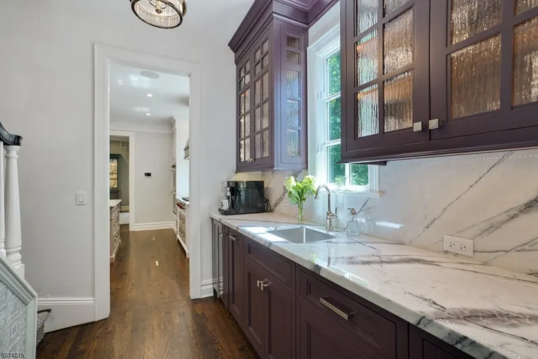 Custom bars & pantries cabinetry by Heard Woodworking — project 21