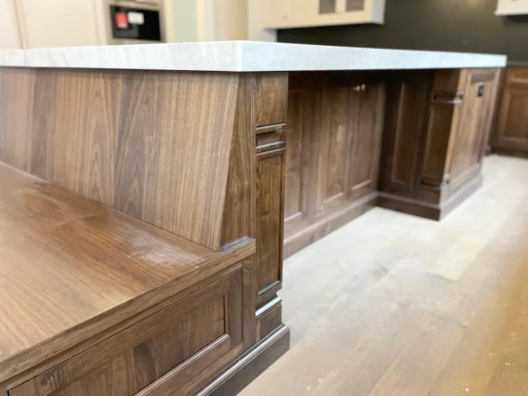 Custom kitchen cabinetry by Heard Woodworking — project 21