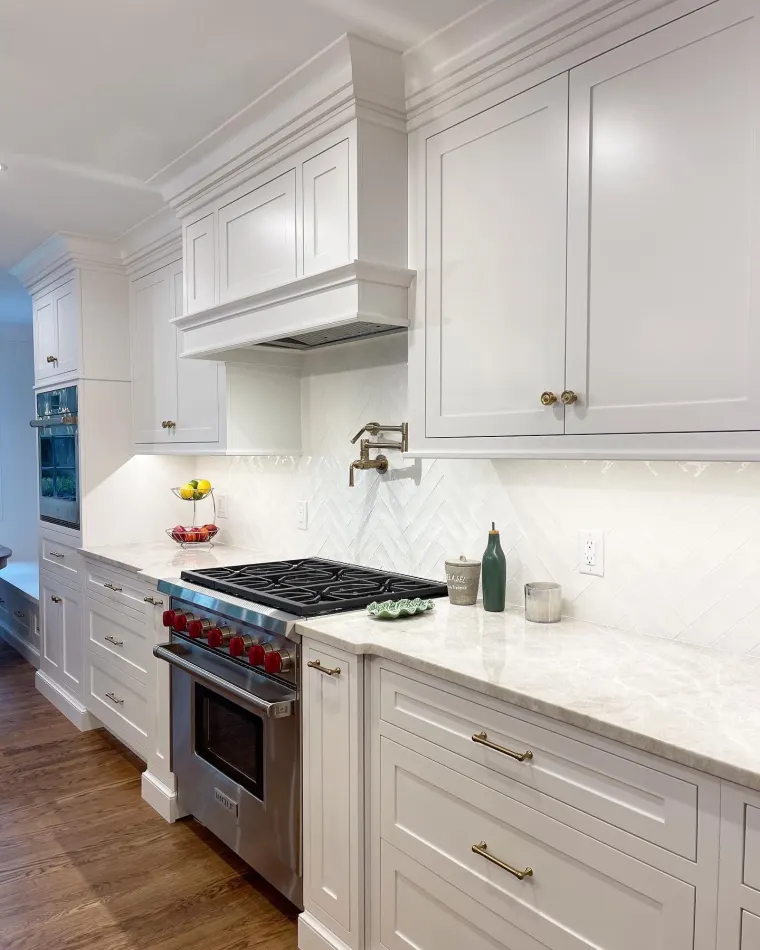 Custom kitchen cabinetry by Heard Woodworking — project 23