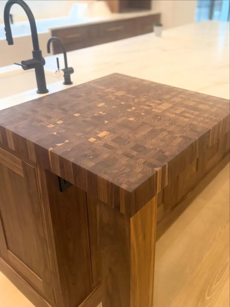 Custom kitchen cabinetry by Heard Woodworking — project 24