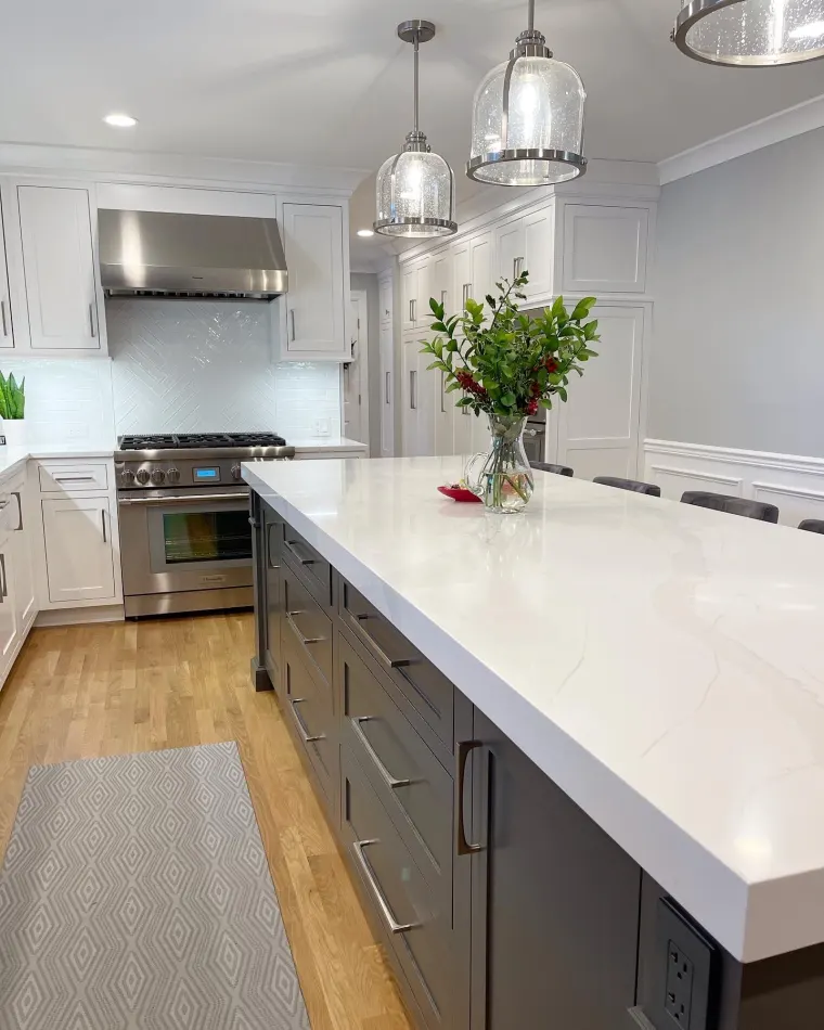 Custom kitchen cabinetry by Heard Woodworking — project 25