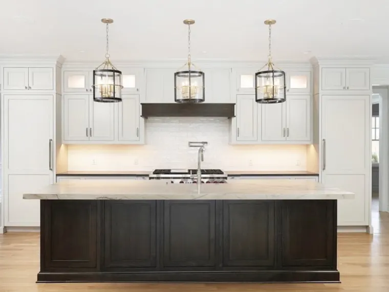 Custom kitchen cabinetry by Heard Woodworking — project 27