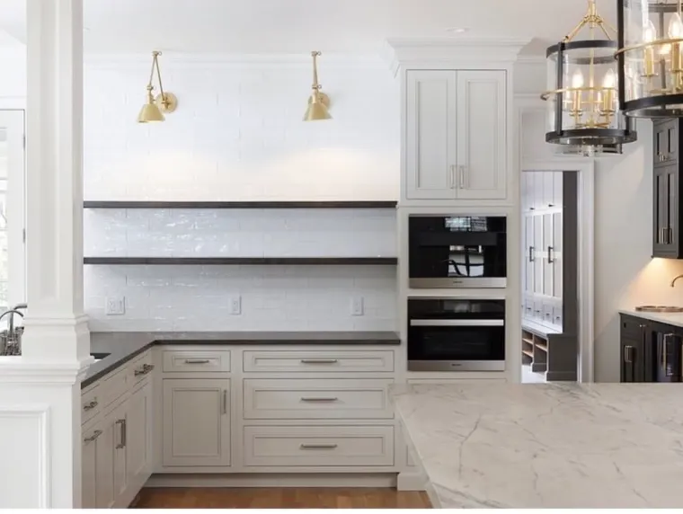 Custom kitchen cabinetry by Heard Woodworking — project 32