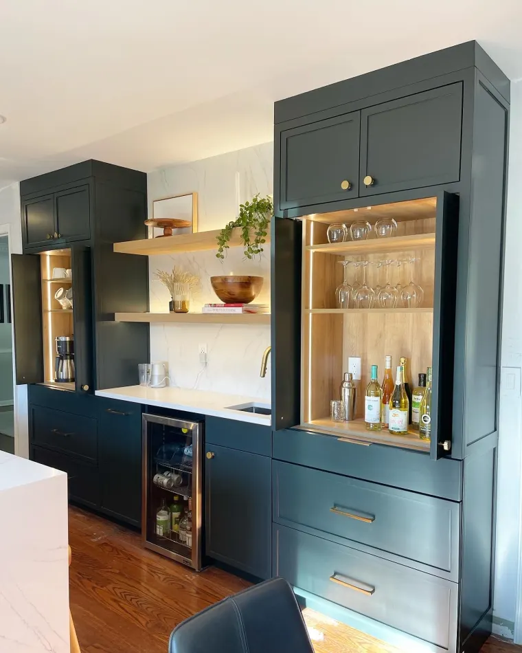 Custom kitchen cabinetry by Heard Woodworking — project 48