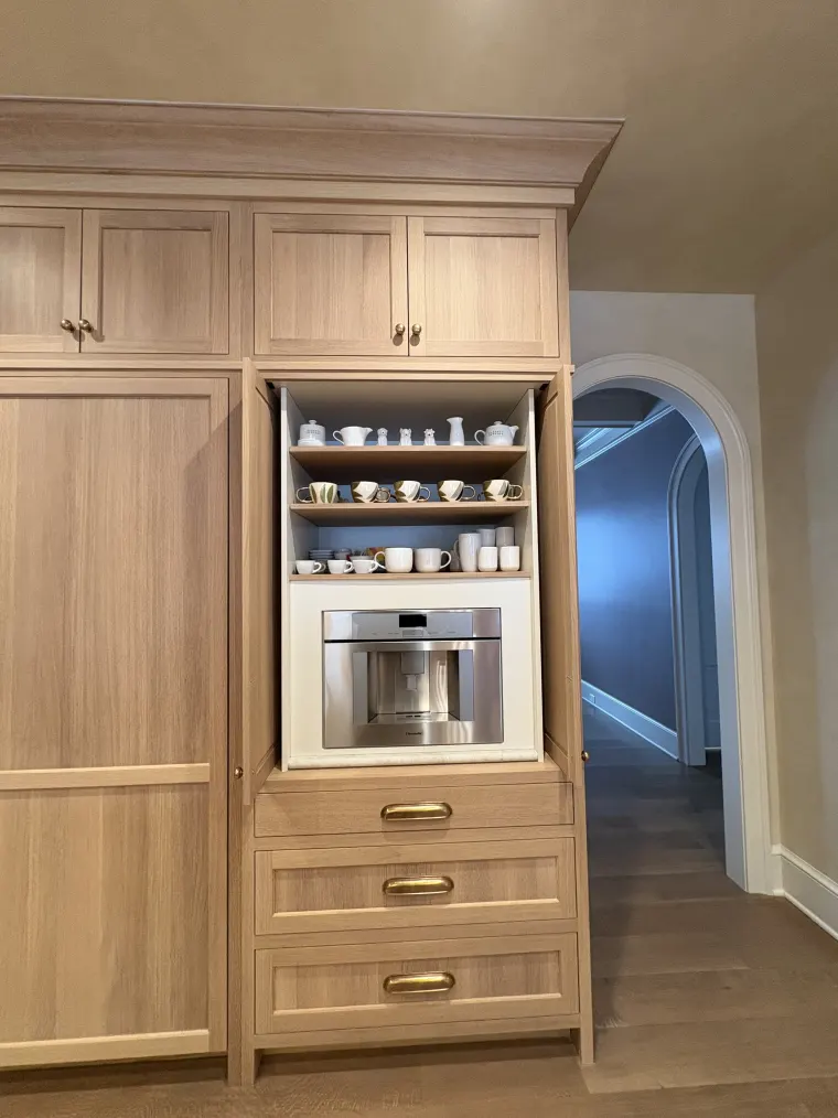 Custom kitchen cabinetry by Heard Woodworking — project 59