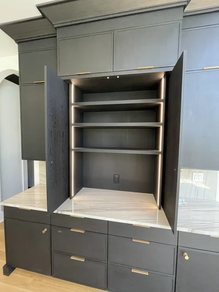 Custom kitchen cabinetry by Heard Woodworking — project 81