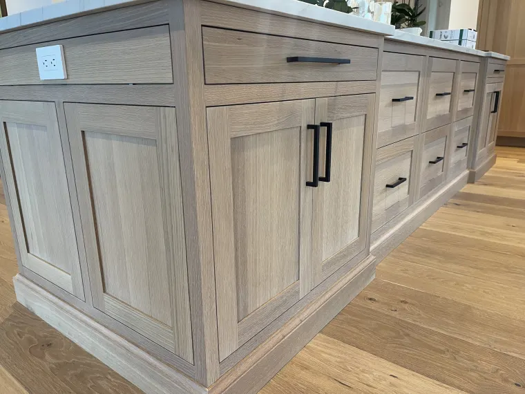 Custom kitchen cabinetry by Heard Woodworking — project 84