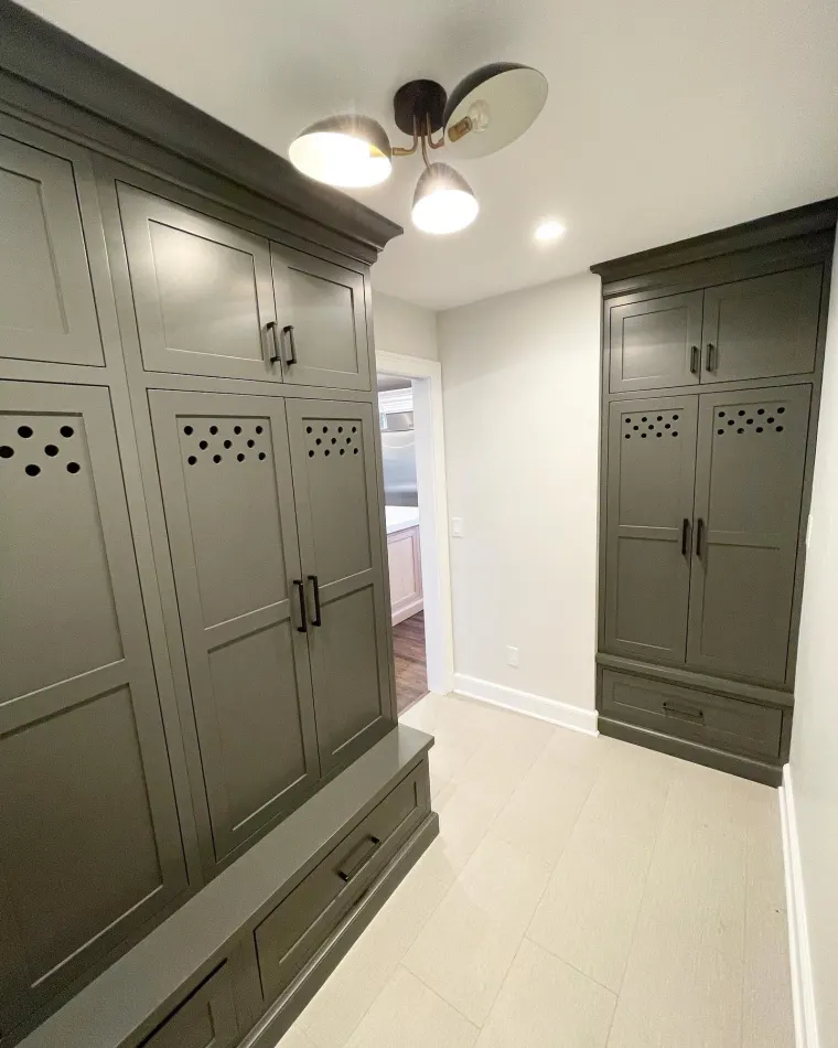 Custom mudroom cabinetry by Heard Woodworking — project 4
