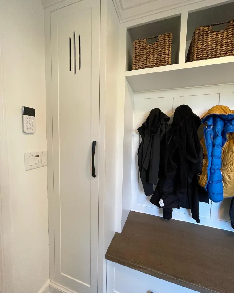 Custom mudroom cabinetry by Heard Woodworking — project 8