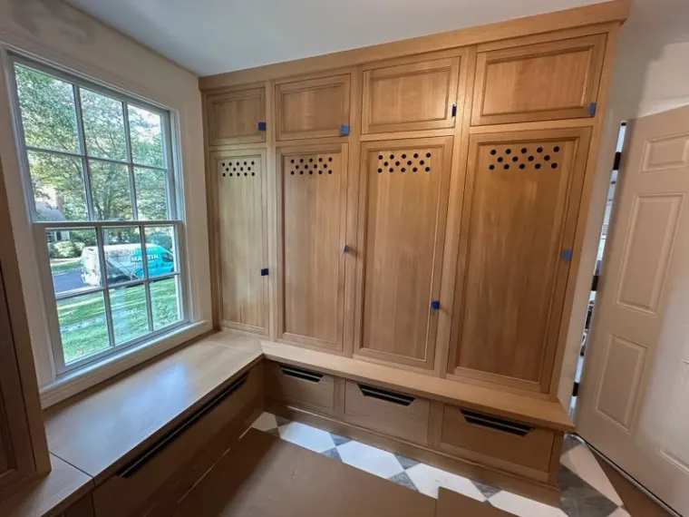Custom mudroom cabinetry by Heard Woodworking — project 12