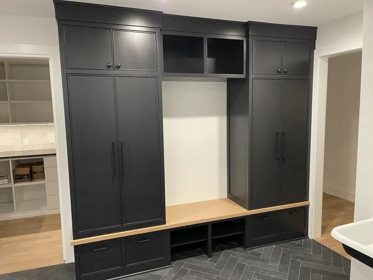 Custom mudroom cabinetry by Heard Woodworking — project 17