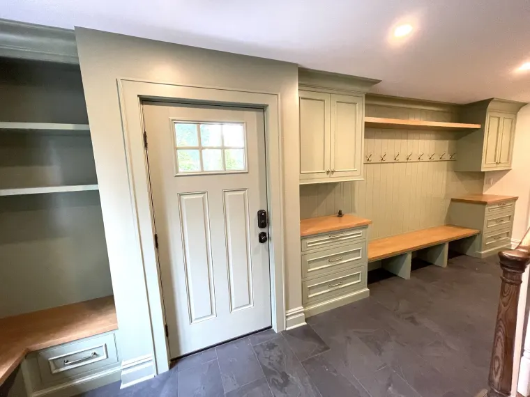 Custom mudroom cabinetry by Heard Woodworking — project 20