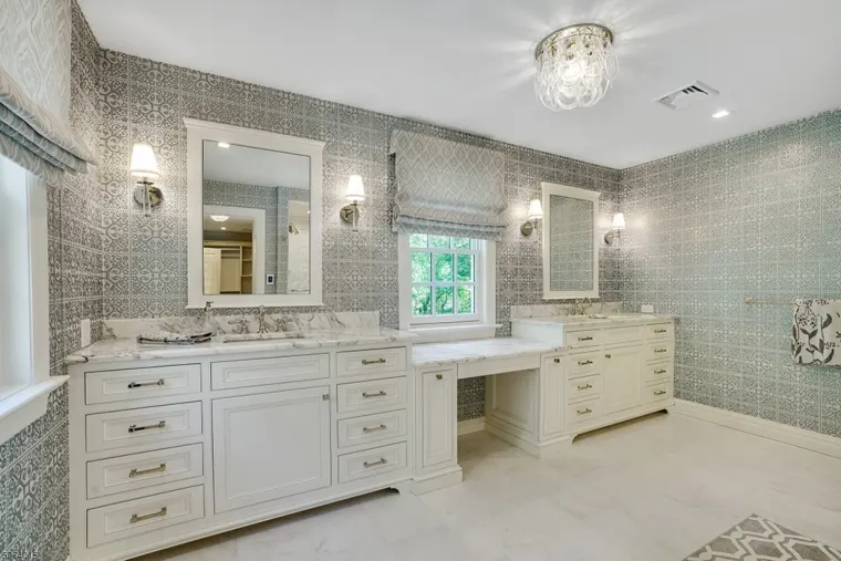 Custom vanities cabinetry by Heard Woodworking — project 19