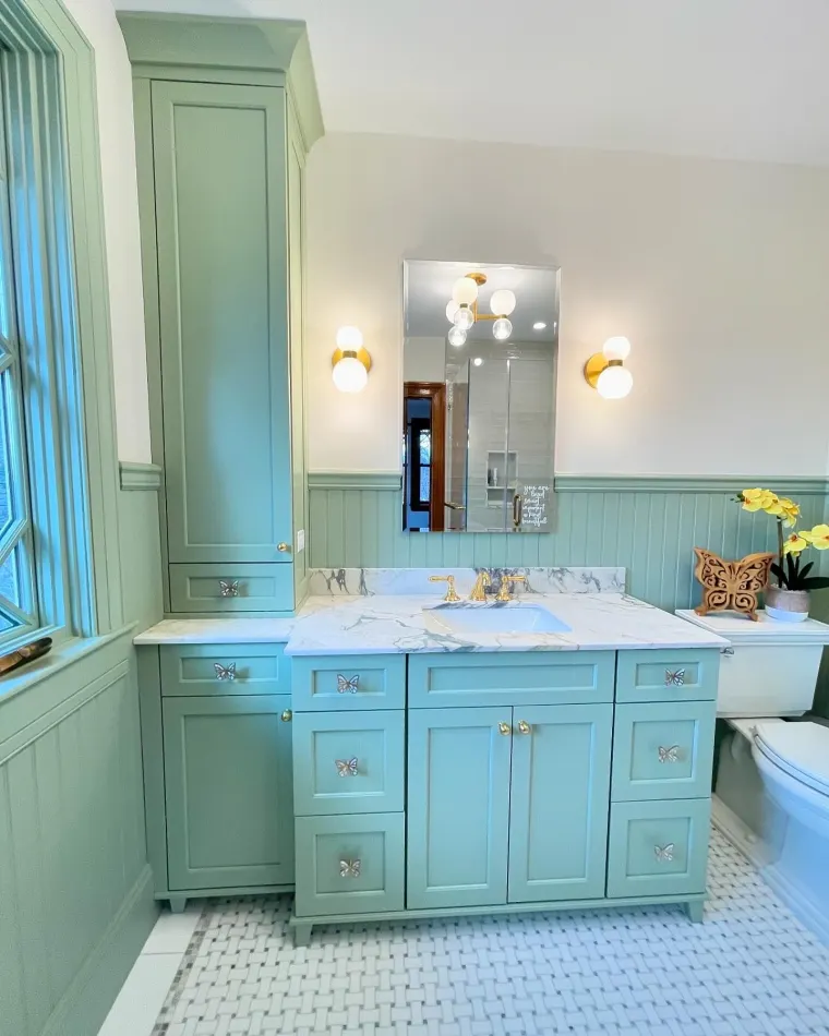 Custom vanities cabinetry by Heard Woodworking — project 27