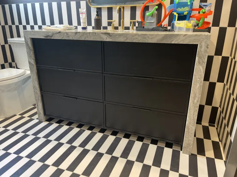 Custom vanities cabinetry by Heard Woodworking — project 51